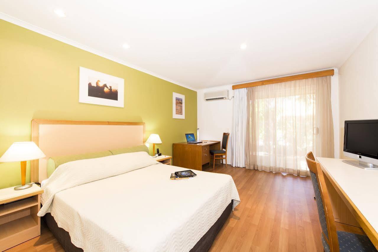 The Cambridge Kununurra Hotel Екстериор снимка